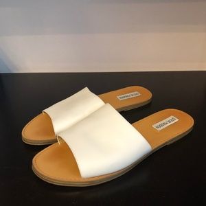 Steve Madden Grace Flat Sandal